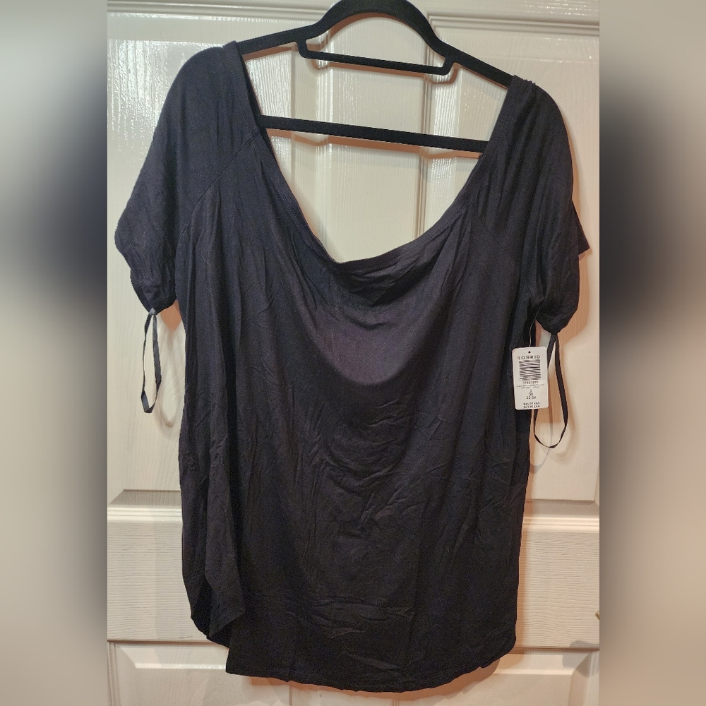 Torrid Black Off The Shoulder Shirt Size 3